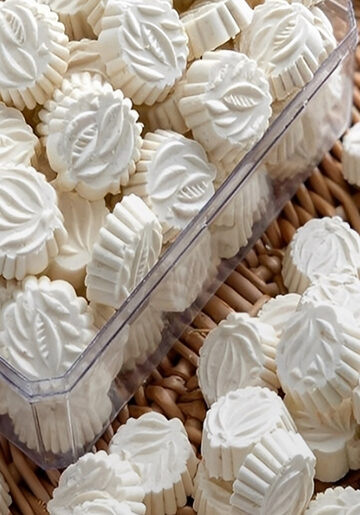 kue bangkit